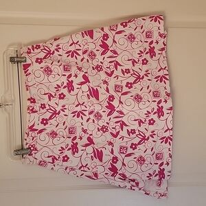 AW Golf Pink and White Patterned skort, Size 8.  EUC